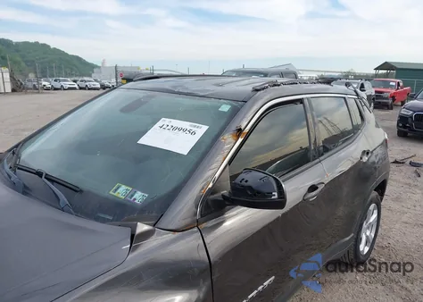 2020 Jeep Compass Latitude 4X4 from USA, damaged, VIN 3C4NJDBB3LT156694